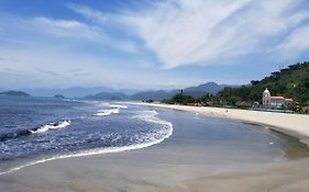 Angra dos Reis Casa a 150 metros da Praia Mambucaba na Vila Histórica divisa com Paraty